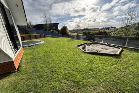 Photo of property in 123 Cashmere Drive, Fitzherbert, Palmerston North, 4410