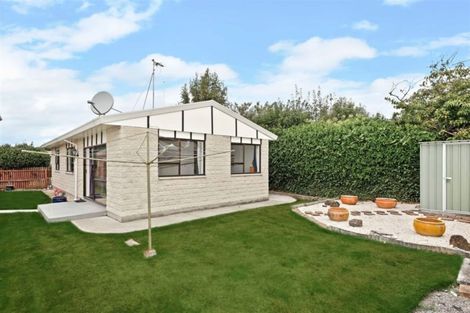 Photo of property in 92c/2 Englefield Road, Northwood, Christchurch, 8051