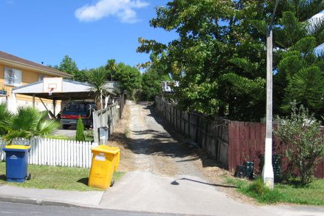 Photo of property in 3 Santiago Crescent, Unsworth Heights, Auckland, 0632