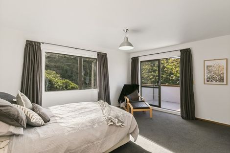 Photo of property in 16 Ramphal Terrace, Khandallah, Wellington, 6035