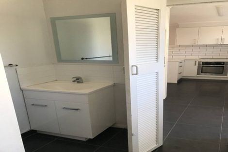 Photo of property in 2/8 James Road, Manurewa, Auckland, 2102