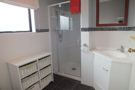 Photo of property in 87 Hillcrest Drive, Kelvin Grove, Palmerston North, 4414