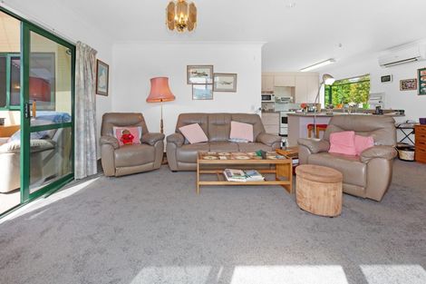 Photo of property in 48 Samwell Drive, Whitby, Porirua, 5024