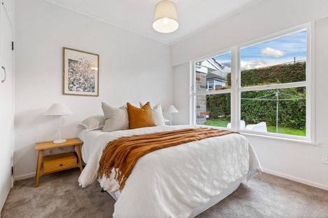 Photo of property in 1/14 Westwell Road, Belmont, Auckland, 0622