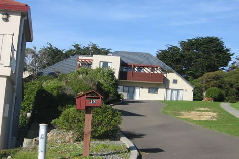 Photo of property in 17 The Topdeck, Whitby, Porirua, 5024