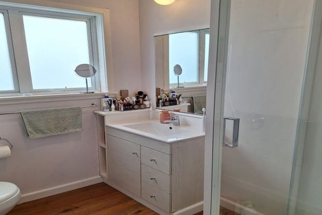 Photo of property in 11 Lucknow Terrace, Khandallah, Wellington, 6035