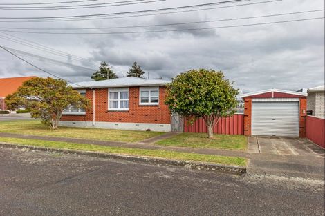 Photo of property in 57 Weraroa Road, Levin, 5510