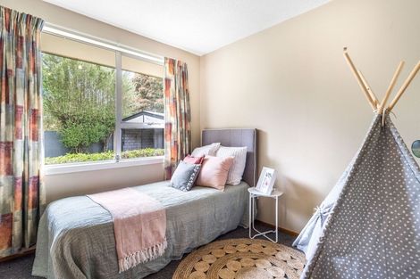Photo of property in 6 Bidwell Place, Hillmorton, Christchurch, 8025