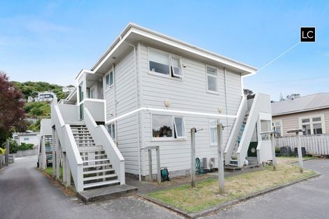 Photo of property in 139u5 Queens Drive, Lyall Bay, Wellington, 6022