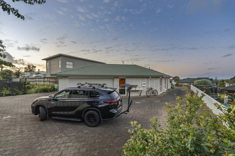 Photo of property in 8 Chatswood Grove, Fitzroy, New Plymouth, 4312