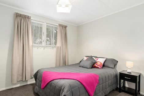 Photo of property in 5 Greenwich Grove, Stokes Valley, Lower Hutt, 5019