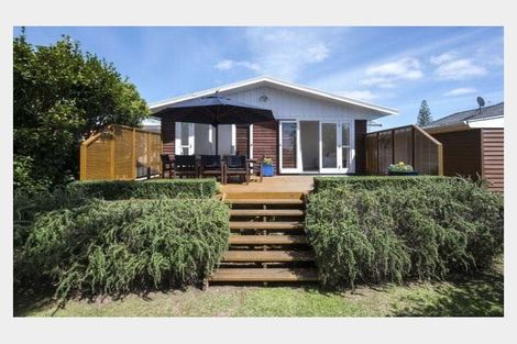 Photo of property in 39 Megan Avenue, Pakuranga Heights, Auckland, 2010