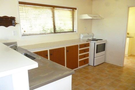 Photo of property in 2/23 Benygloe Place, Highland Park, Auckland, 2010