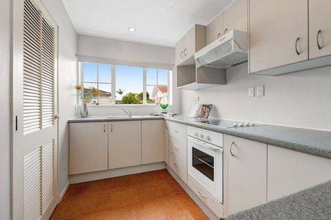 Photo of property in 2/24a Wolsley Avenue, Milford, Auckland, 0620