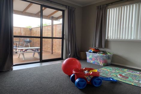 Photo of property in 8 Porritt Place, Waipukurau, 4200