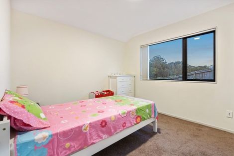 Photo of property in 121 Keri Vista Rise, Papakura, 2110