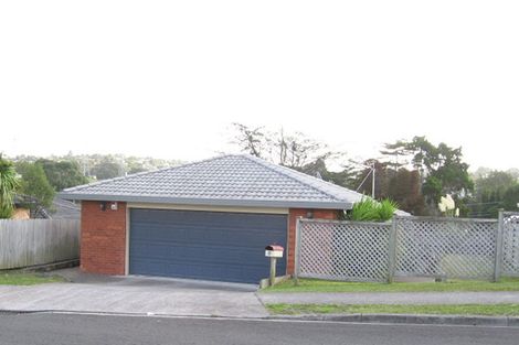 Photo of property in 19 Ginders Drive, Massey, Auckland, 0614