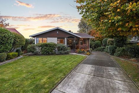 Photo of property in 17 Wyatt Place, Russley, Christchurch, 8042