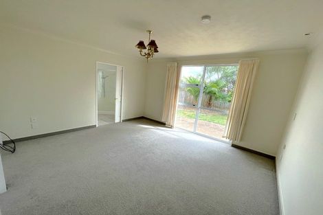 Photo of property in 22 Bearing West Court, Paraparaumu, 5032
