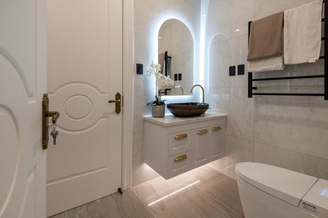 Photo of property in 83 Griggs Road, East Tamaki Heights, Auckland, 2016