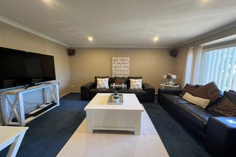 Photo of property in 19 Lough Bourne Drive, Pukekohe, 2120