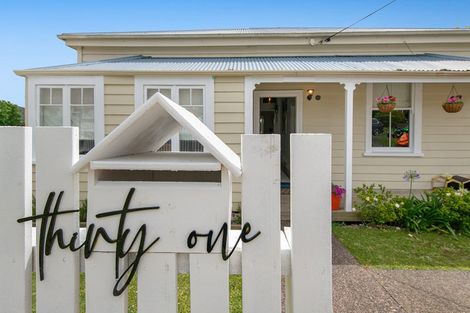 Photo of property in 31 Garfield Road, Helensville, 0800