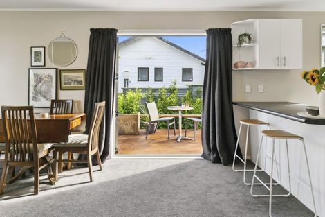 Photo of property in 5 Ladbrooke Drive, Newlands, Wellington, 6037