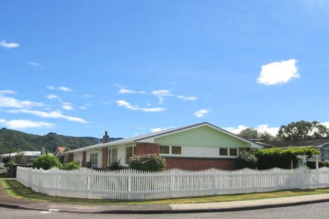 Photo of property in 67 Oregon Drive, Maoribank, Upper Hutt, 5018