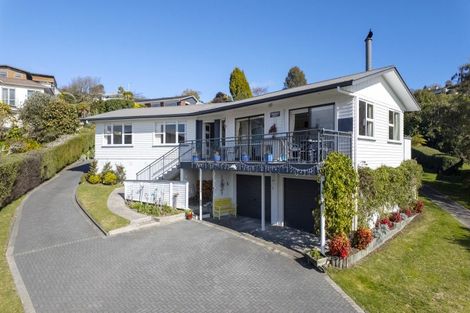 Photo of property in 11 Earle Place, Acacia Bay, Taupo, 3330