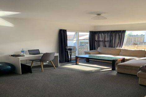 Photo of property in 2/3 Elliott Avenue, Bayview, Auckland, 0629