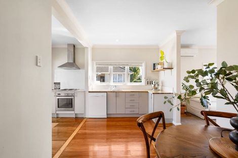 Photo of property in Jellicoe Street, Mayfair, Hastings, 4122