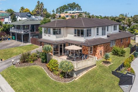 Photo of property in 12 Mayall Avenue, Beach Haven, Auckland, 0626