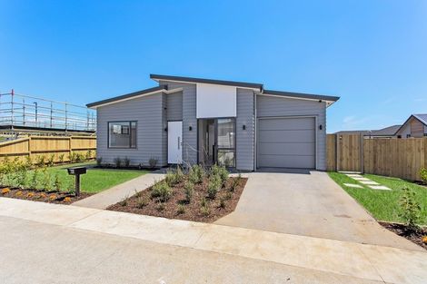 Photo of property in 32a Cadwil Drive, Beachlands, Auckland, 2018