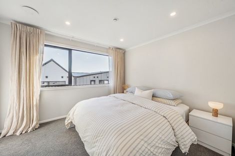 Photo of property in 18 Joseph Bolton Crescent, Wallaceville, Upper Hutt, 5018
