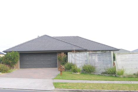 Photo of property in 17 Kilsyth Way, East Tamaki Heights, Auckland, 2016