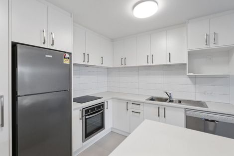 Photo of property in 3d/4045 Great North Road, Glen Eden, Auckland, 0602
