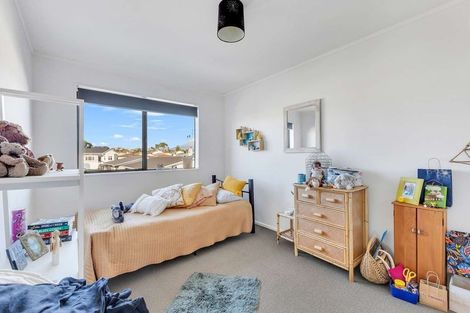 Photo of property in 2/502 Devon Street East, Strandon, New Plymouth, 4312