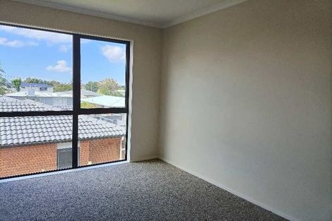 Photo of property in 10e Roberts Road, Te Atatu South, Auckland, 0610