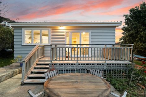 Photo of property in 8 Rosehill Road, Macandrew Bay, Dunedin, 9077