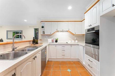 Photo of property in 19 Gilberd Place, Torbay, Auckland, 0630