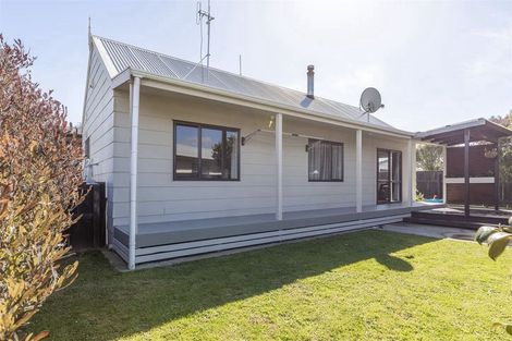 Photo of property in 6a Perrin Place, Kelvin Grove, Palmerston North, 4414