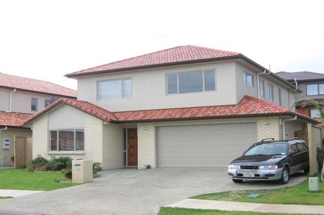 Photo of property in 10 Fernloche Place, Flat Bush, Auckland, 2016
