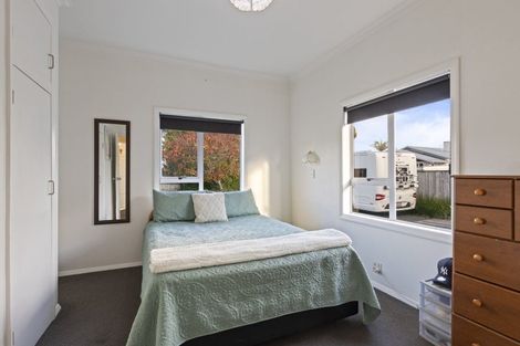 Photo of property in 25a Paynters Avenue, Strandon, New Plymouth, 4312