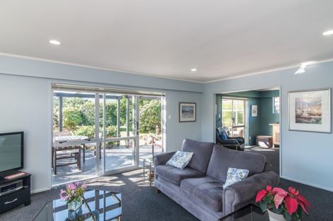 Photo of property in 3 Rewarewa Crescent, Waikanae, 5036