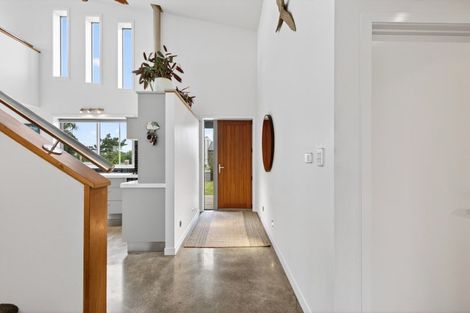 Photo of property in 11 Mer Place, Bay View, Napier, 4104