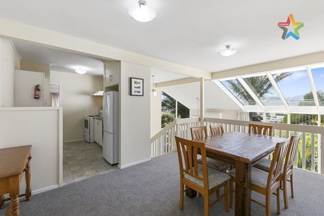 Photo of property in 27 Rakeiora Grove, Korokoro, Lower Hutt, 5012