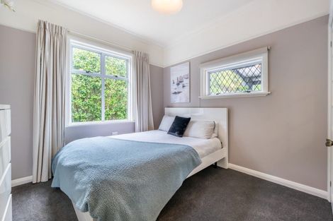 Photo of property in 6 Chatsworth Road, Silverstream, Upper Hutt, 5019