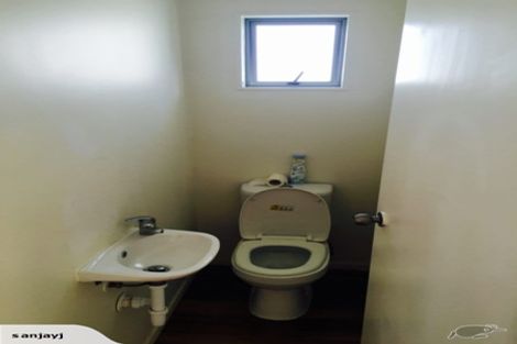 Photo of property in 18 Kirrie Avenue, Te Atatu South, Auckland, 0610