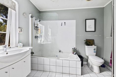 Photo of property in 10 Green Street, Newtown, Wellington, 6021