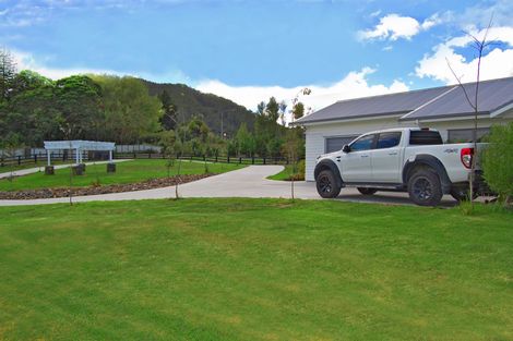 Photo of property in 7 Mountain Road, Kaiwaka, Maungaturoto, 0587
